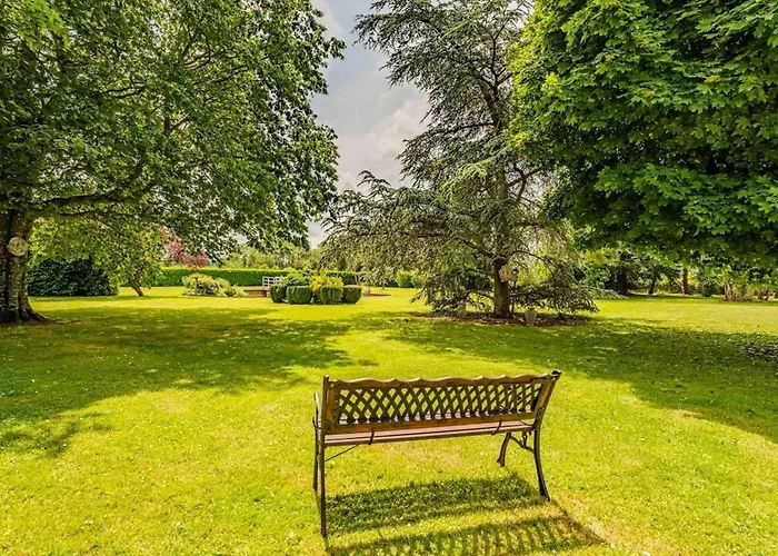 Maison Charmante A Avec Jardin Genereux *